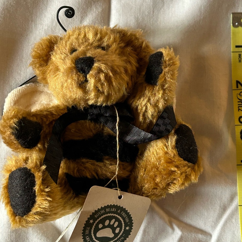 Boyd’s Bear bud Buzby Brown Plush Teddy Bear with Black Accents